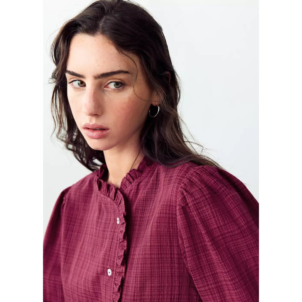 Blouse croisée avec détail à volant bordeaux, MANGO TEEN