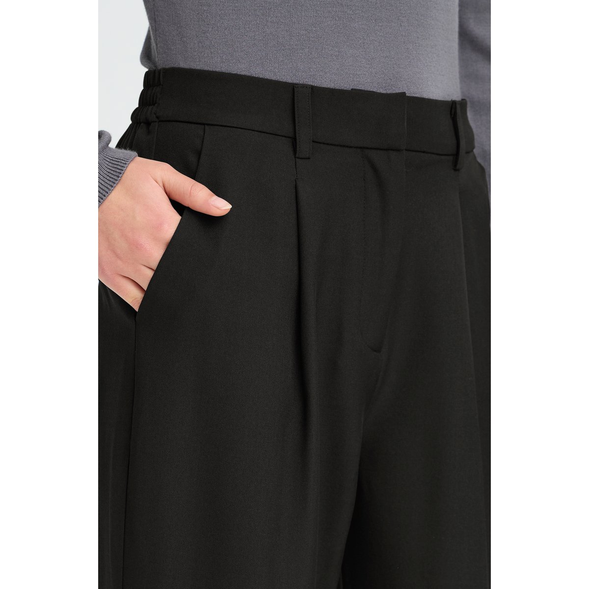 Pantalon coupe droite avec plis et poches devant noir, ICHI