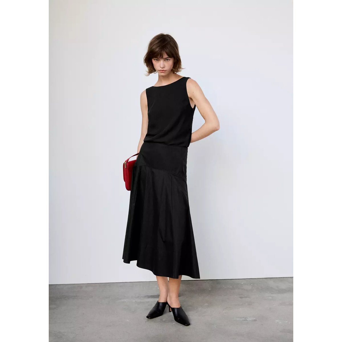 Haut satiné dos drapé noir, MANGO