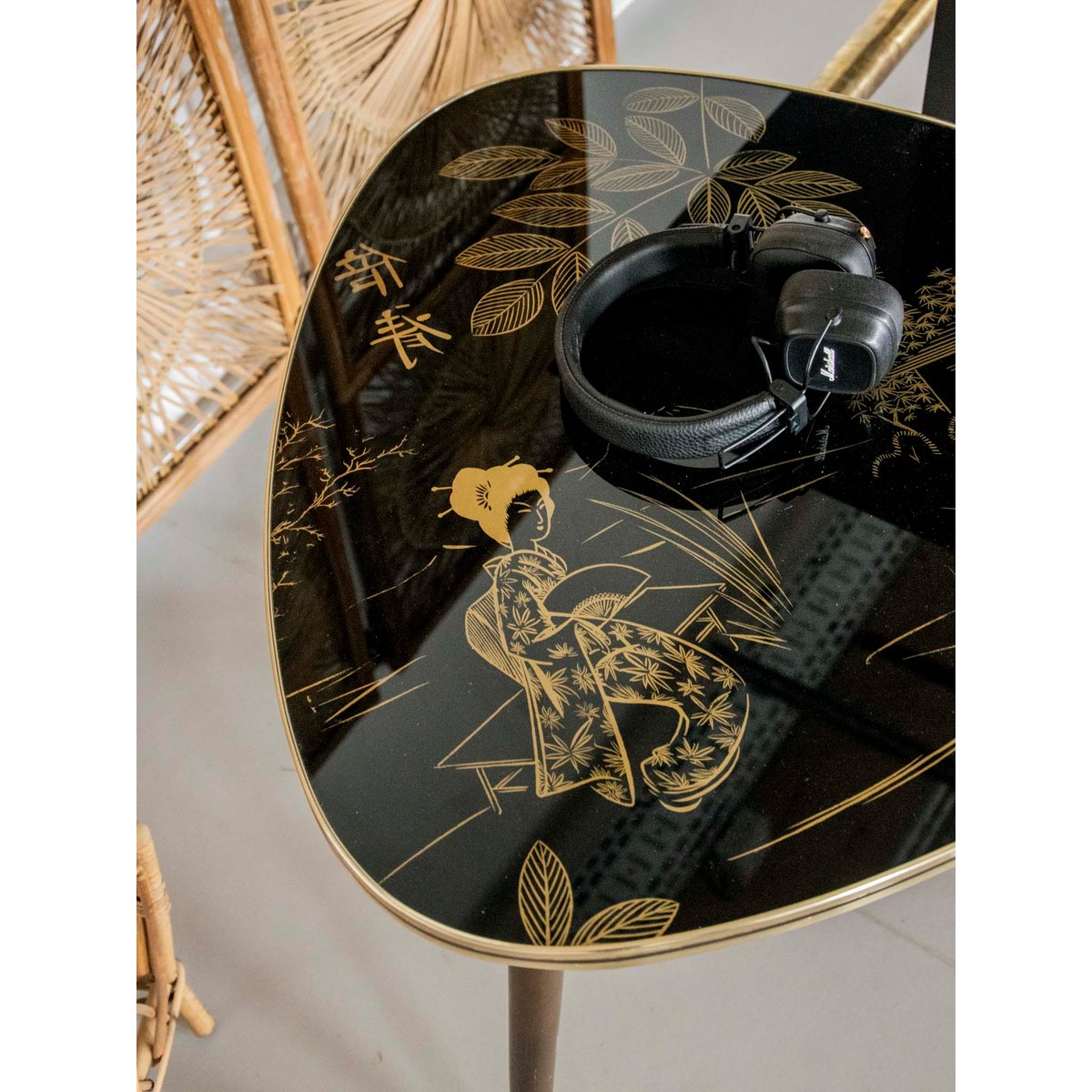 Table d'appoint asiatique Hanna N°1345 - Bon état noir, DEBONGOUT