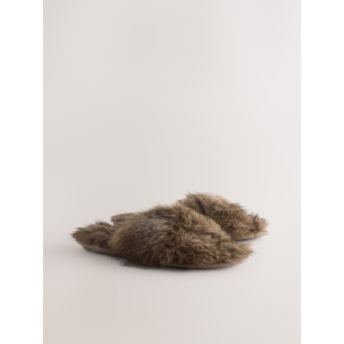 Chaussons ouverts style mules marron chocolat, NEXT