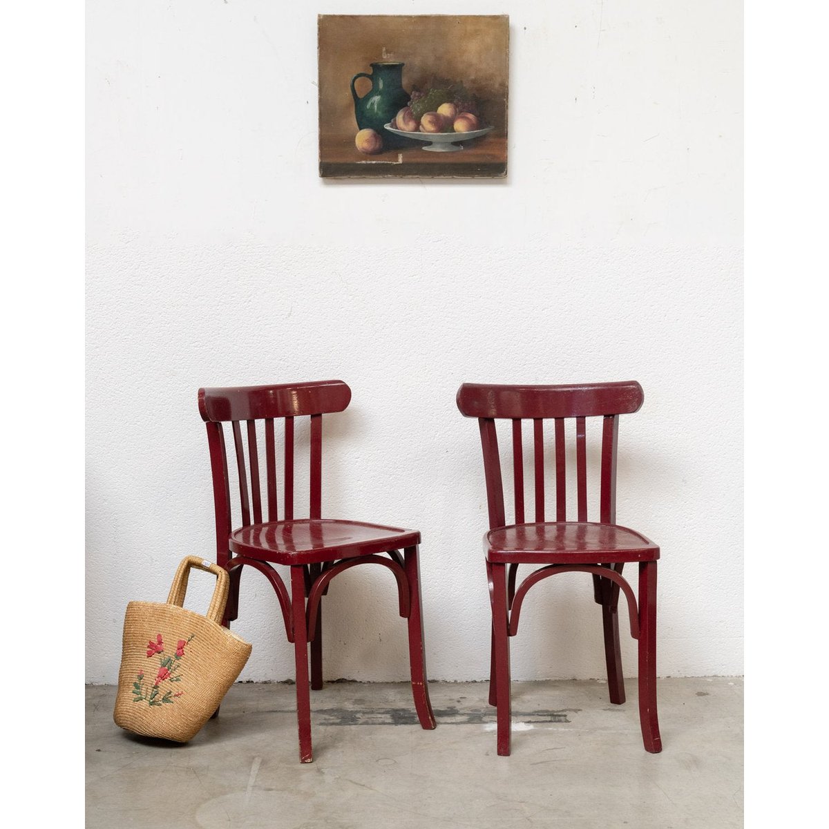Paire de chaises bordeaux esprit Thonet Claude N°1722 - Bon état bordeaux, DEBONGOUT