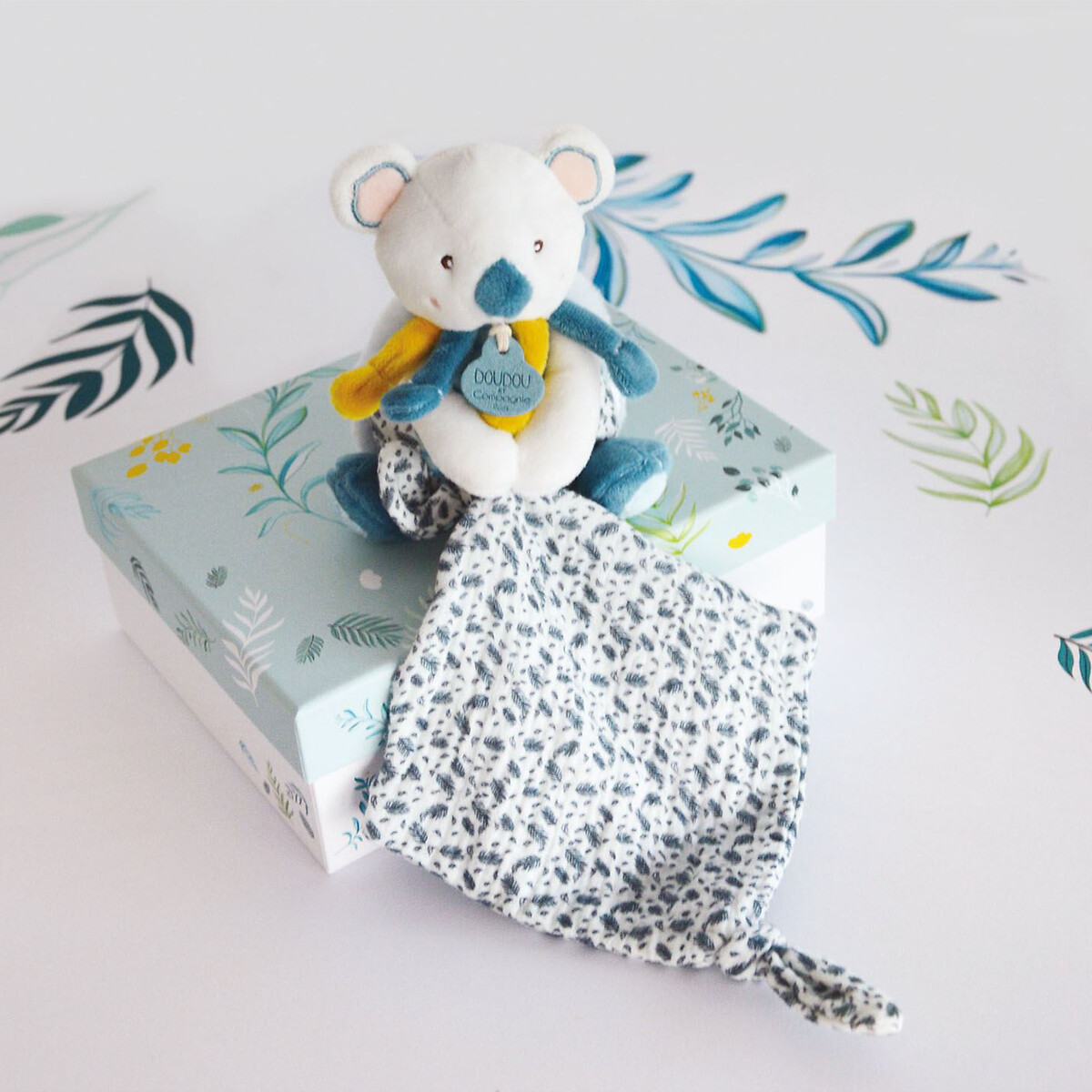 Yoca le Koala pantin avec doudou blanc, DOUDOU ET COMPAGNIE