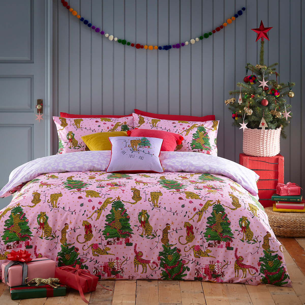 Purrfect Christmas Cotton Mix Duvet Cover and Pillowcase Set purple/lilac, FURN.