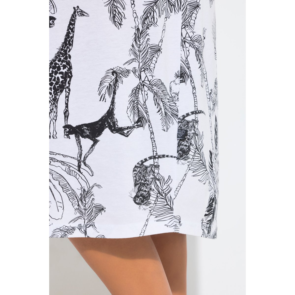 Chemise de nuit avec passepoil, col à revers blanc cassé, ULLA POPKEN