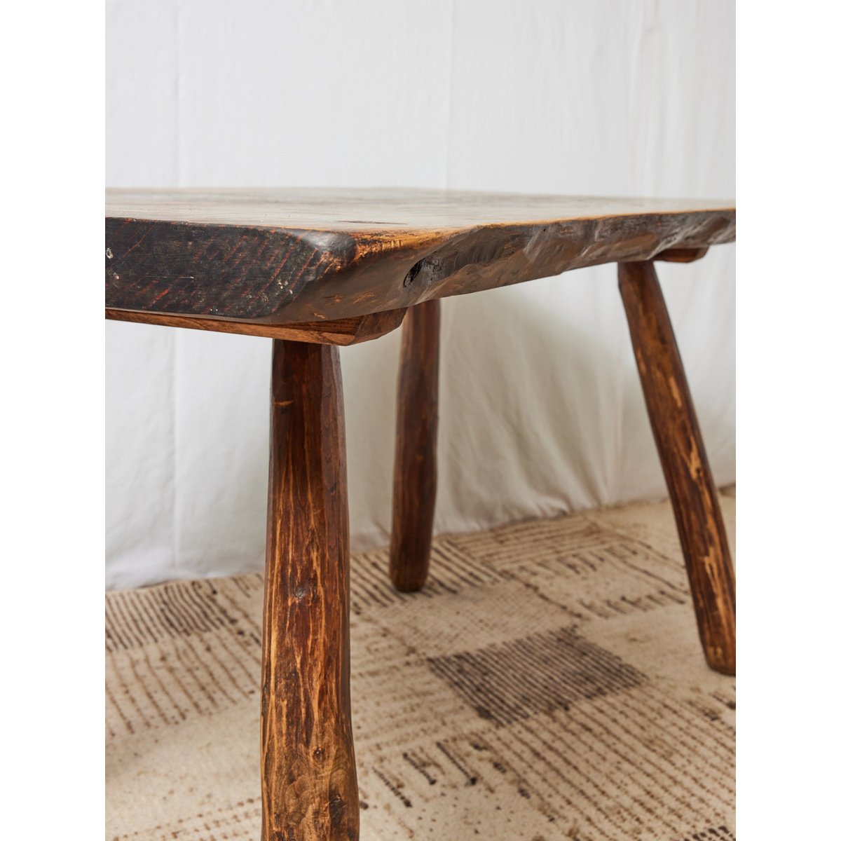 Table à manger brutaliste en chêne massif Romy N°565 - Bon état bois clair, DEBONGOUT