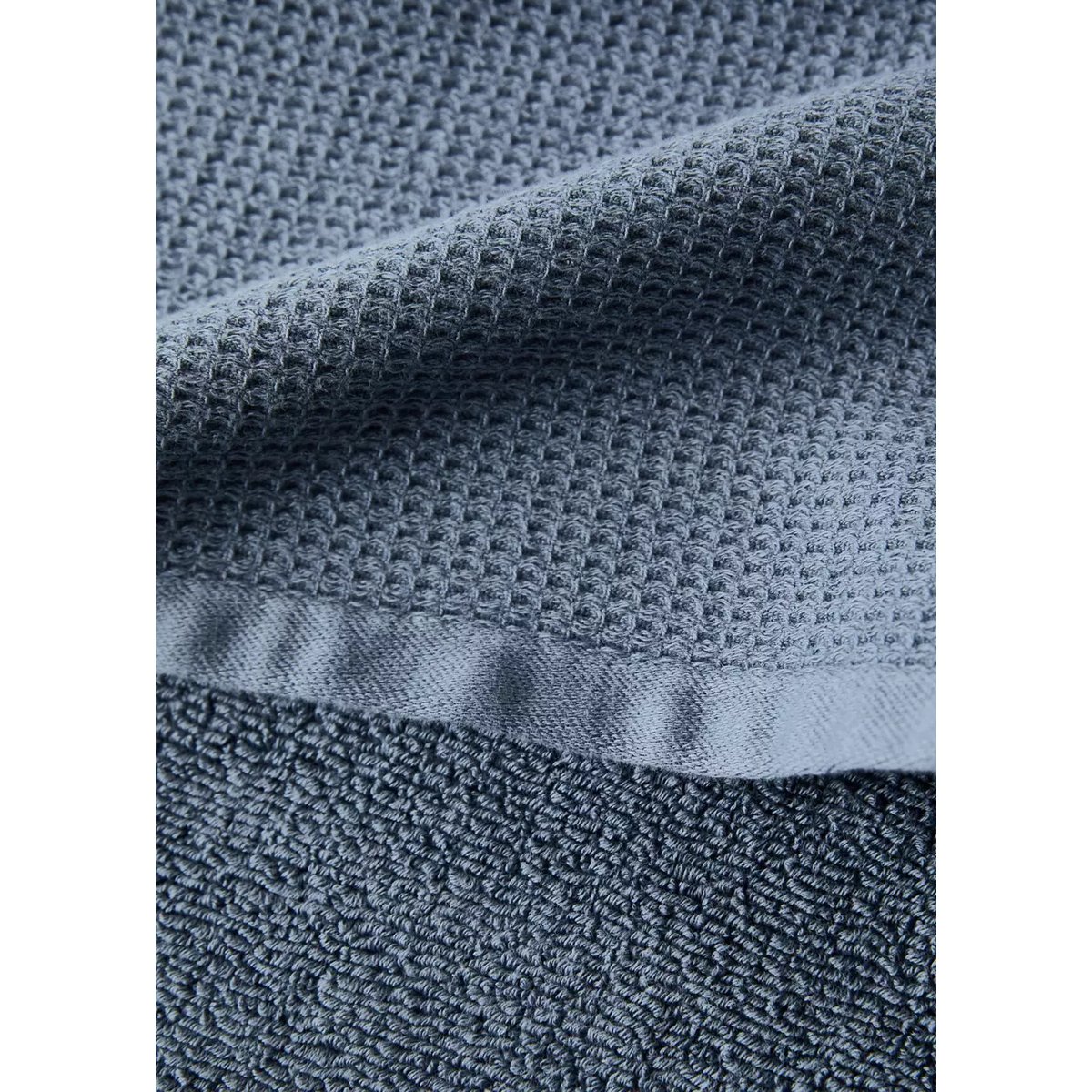 Drap de bain en coton réversible bleu indigo, MANGO HOME