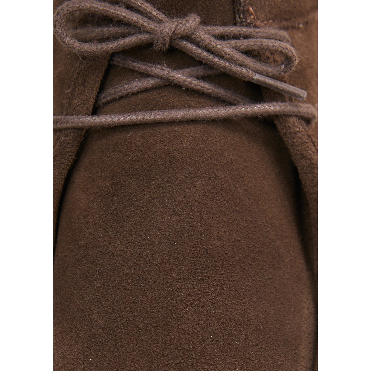 Derbies en daim chocolat, HUMILITY