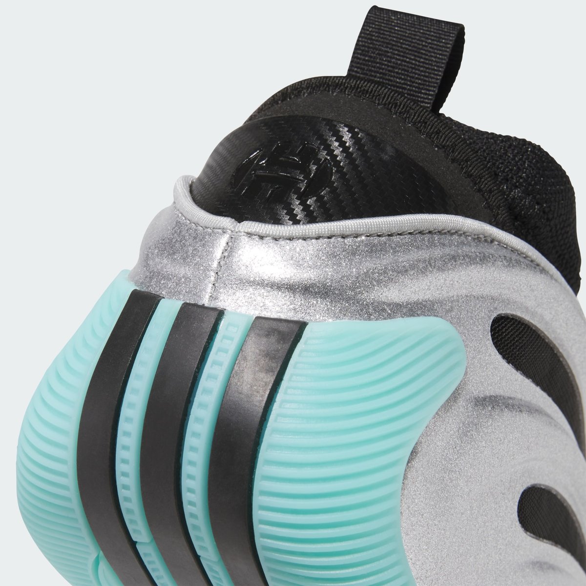 Chaussure Harden Volume 9 Chaussure Harden Volume 9 silver / core black / flash aqua, adidas Performance