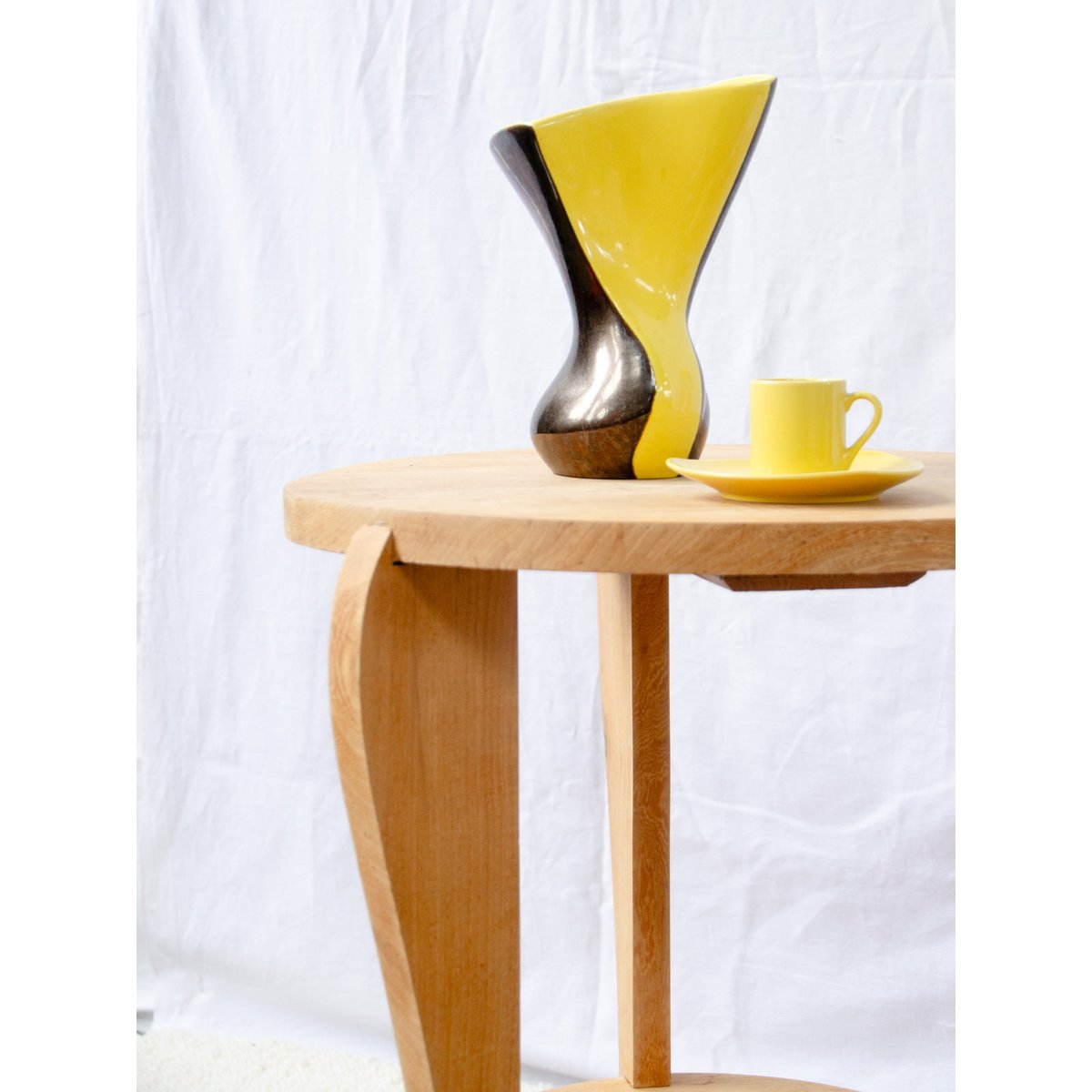 Table d'appoint en bois clair Hanna N°1620 - Bon état bois clair, DEBONGOUT