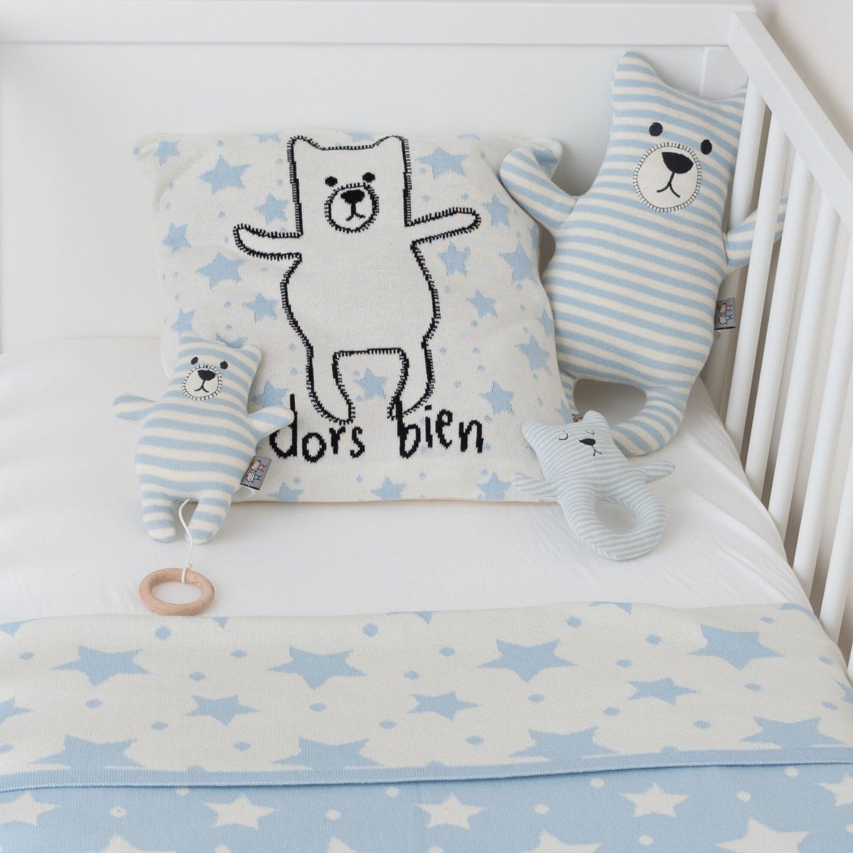 Veilleuse musicale en coton bio Ourson TRICOT bleu, SEVIRA KIDS