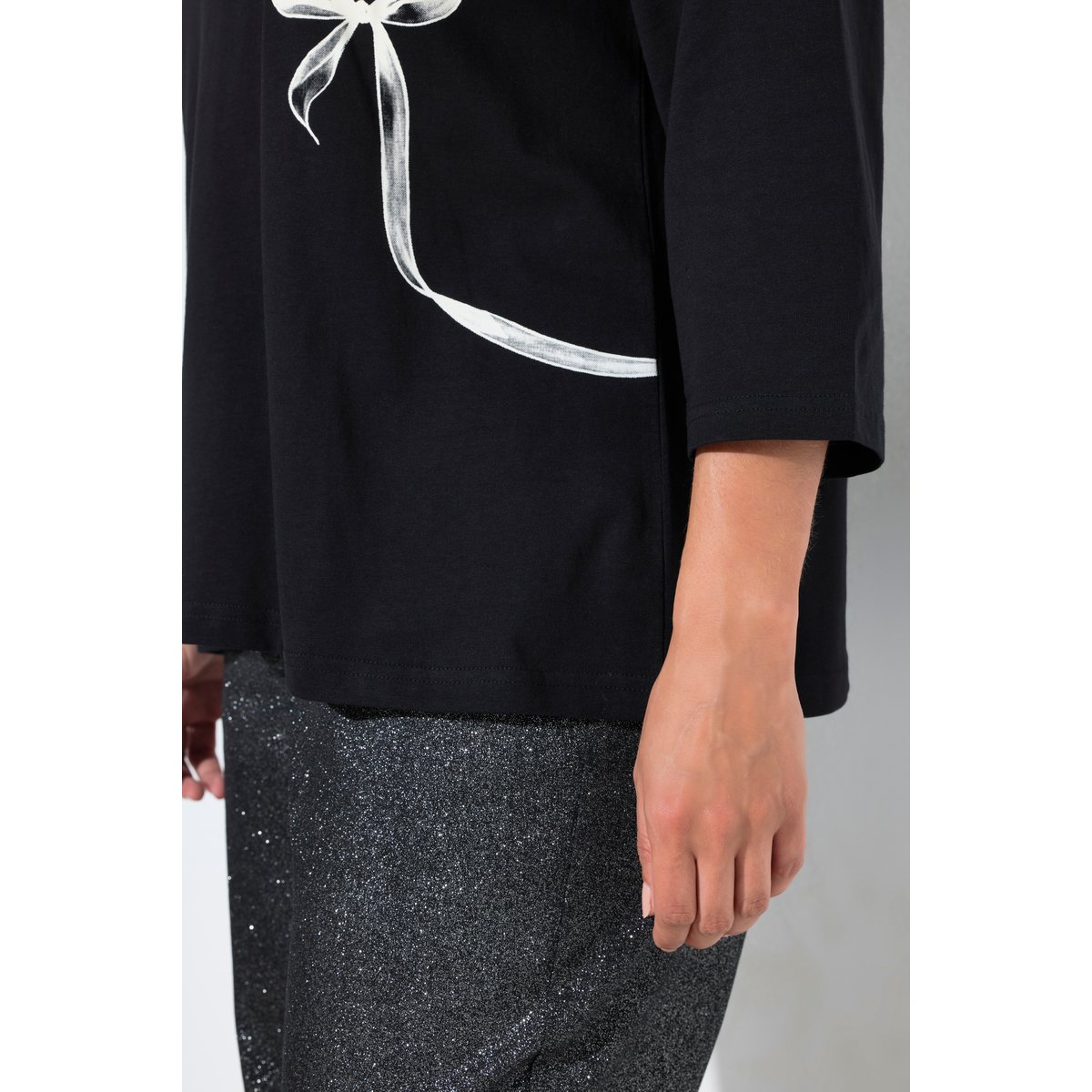 T-shirt avec nœuds noir, ULLA POPKEN
