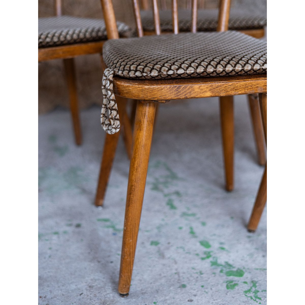 Chaise scandinave vintage Alma N°2048 - Bon état bois clair, DEBONGOUT