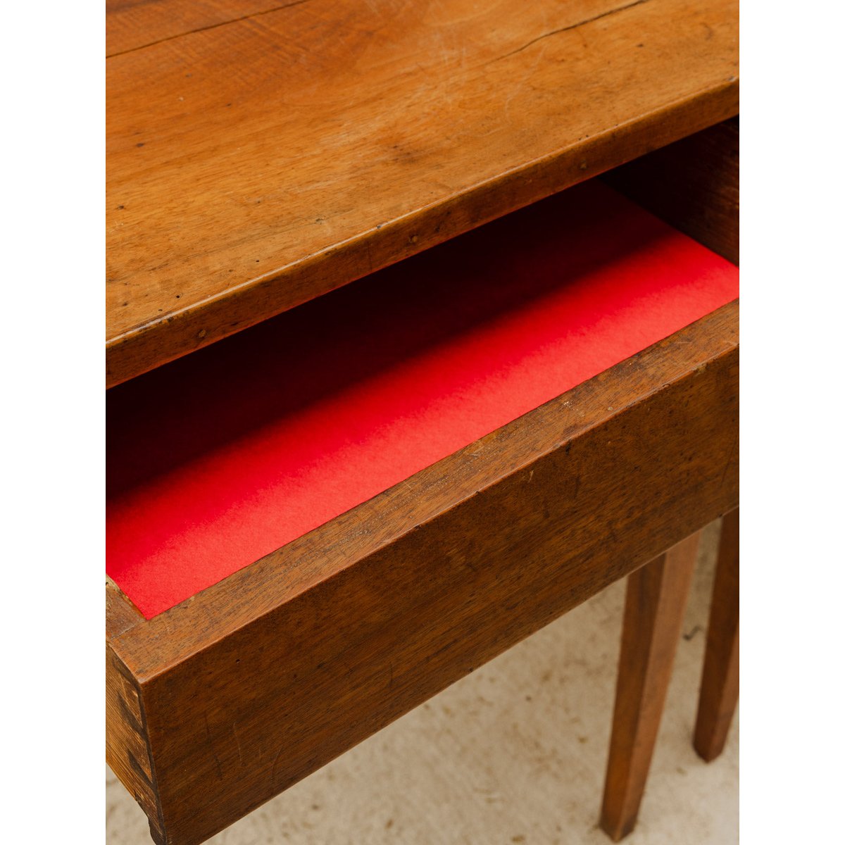 Table d'appoint en bois Francine N°1659 - Bon état bois foncé, DEBONGOUT
