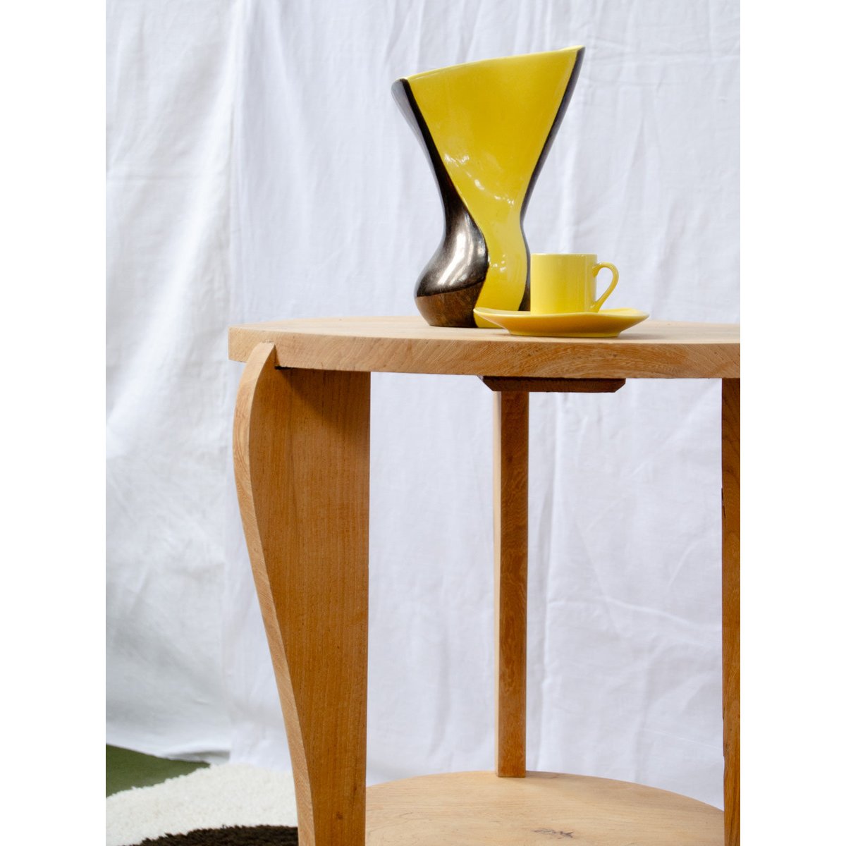 Table d'appoint en bois clair Hanna N°1620 - Bon état bois clair, DEBONGOUT