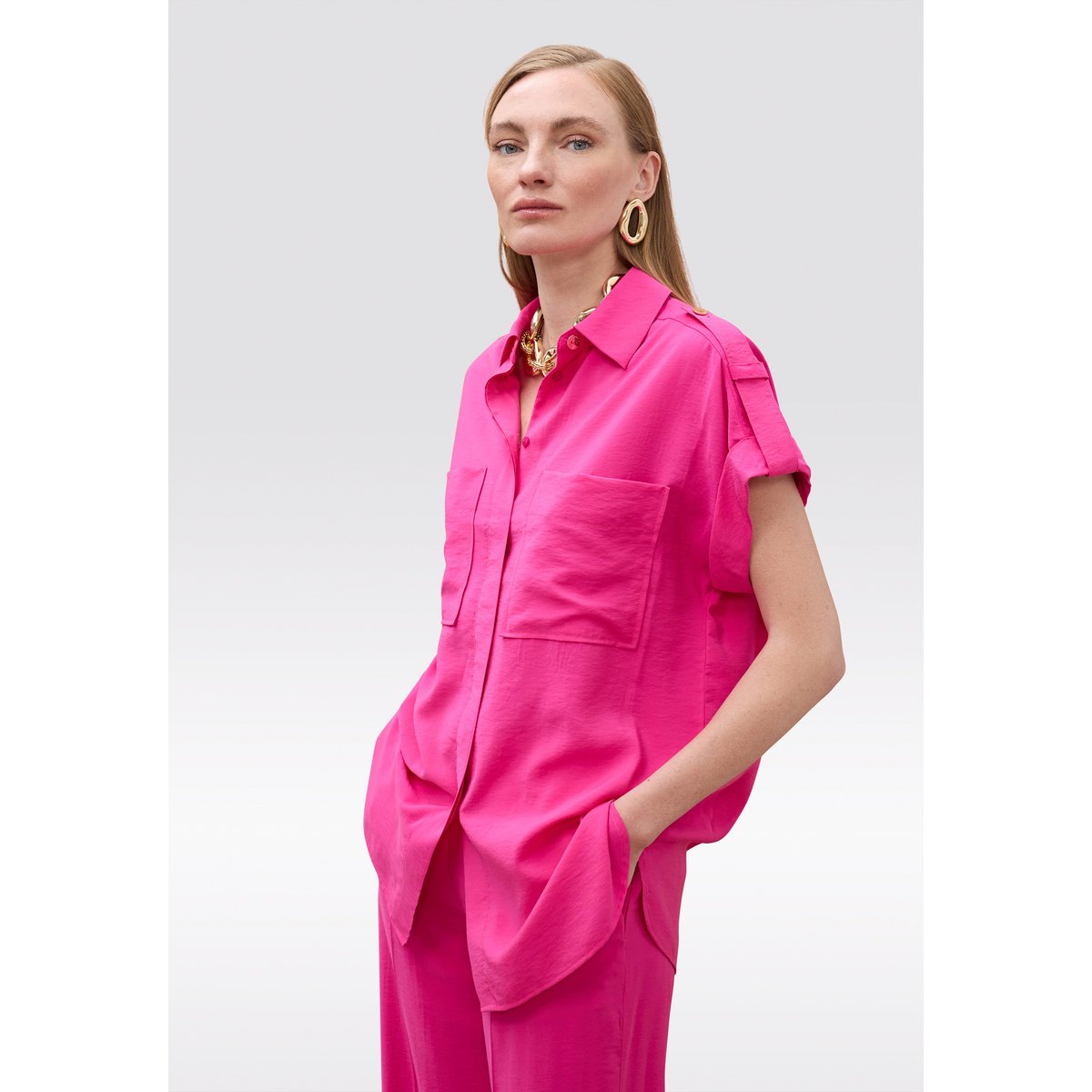 Chemise à manches tombantes avec poches et boutons siglés fushia, LOLA CASADEMUNT
