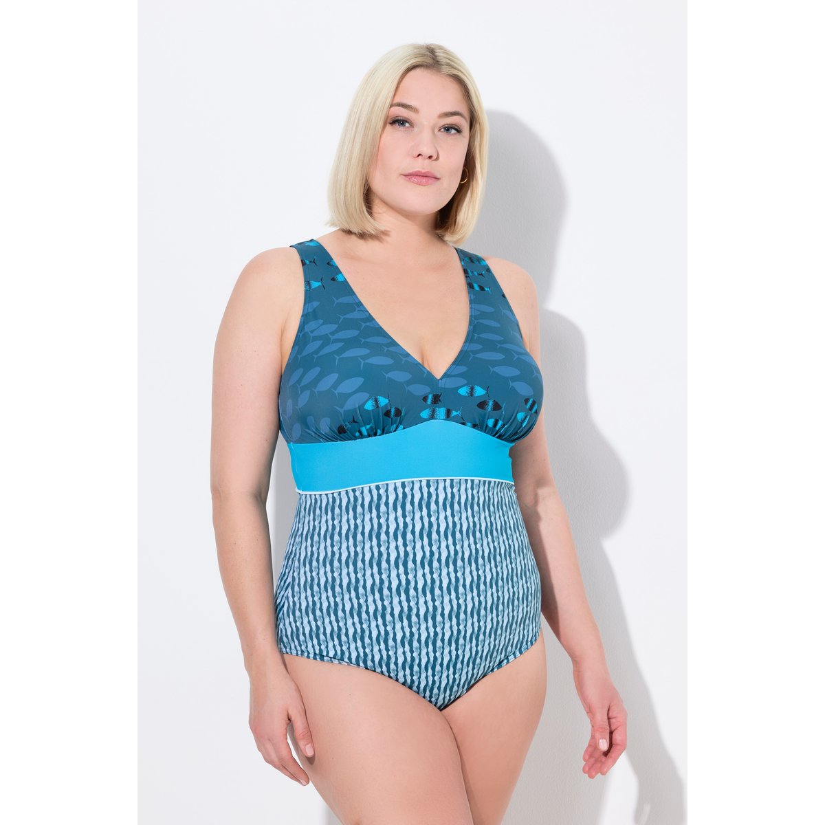 Maillot de bain à bonnets souples. Décolleté bleu, ULLA POPKEN