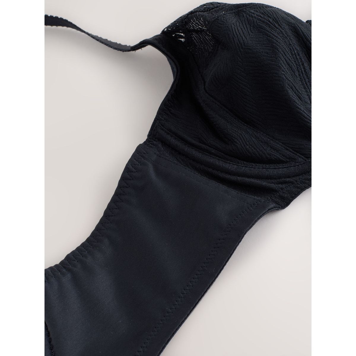 Soutien-gorge couvrant dd-h noir, NEXT