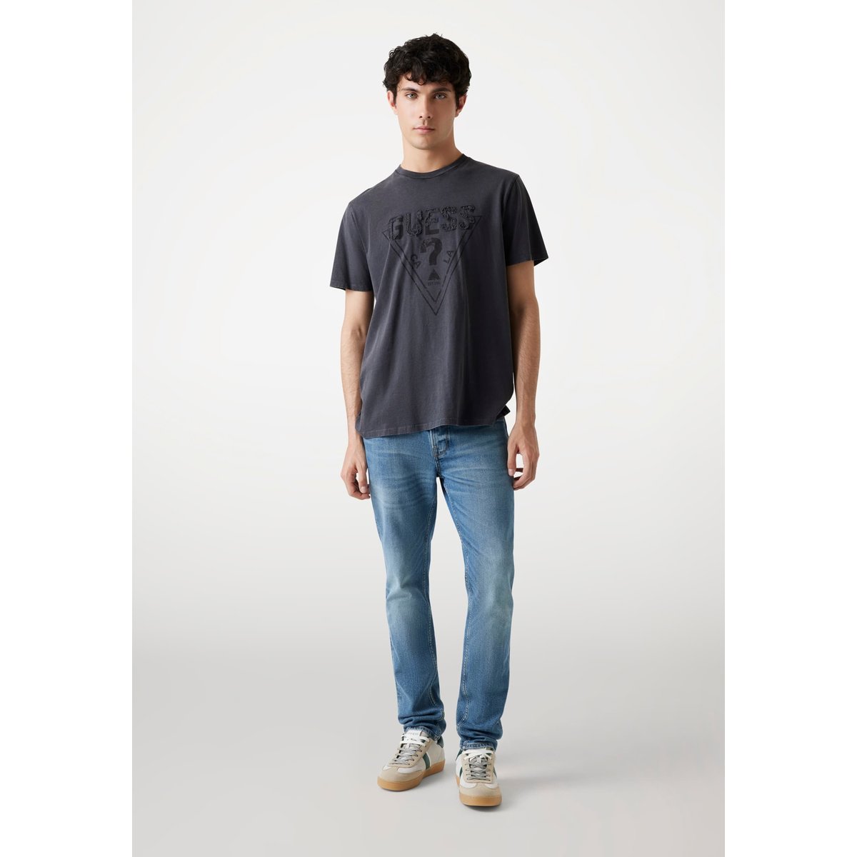 T-Shirt Logo Triangulaire noir, GUESS