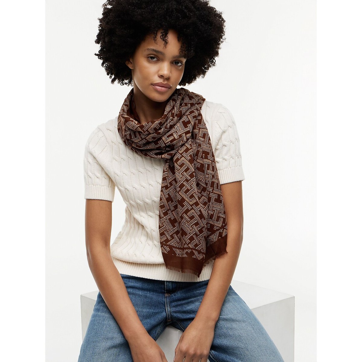 Pañuelo estampado Monogram marrón, TOMMY HILFIGER