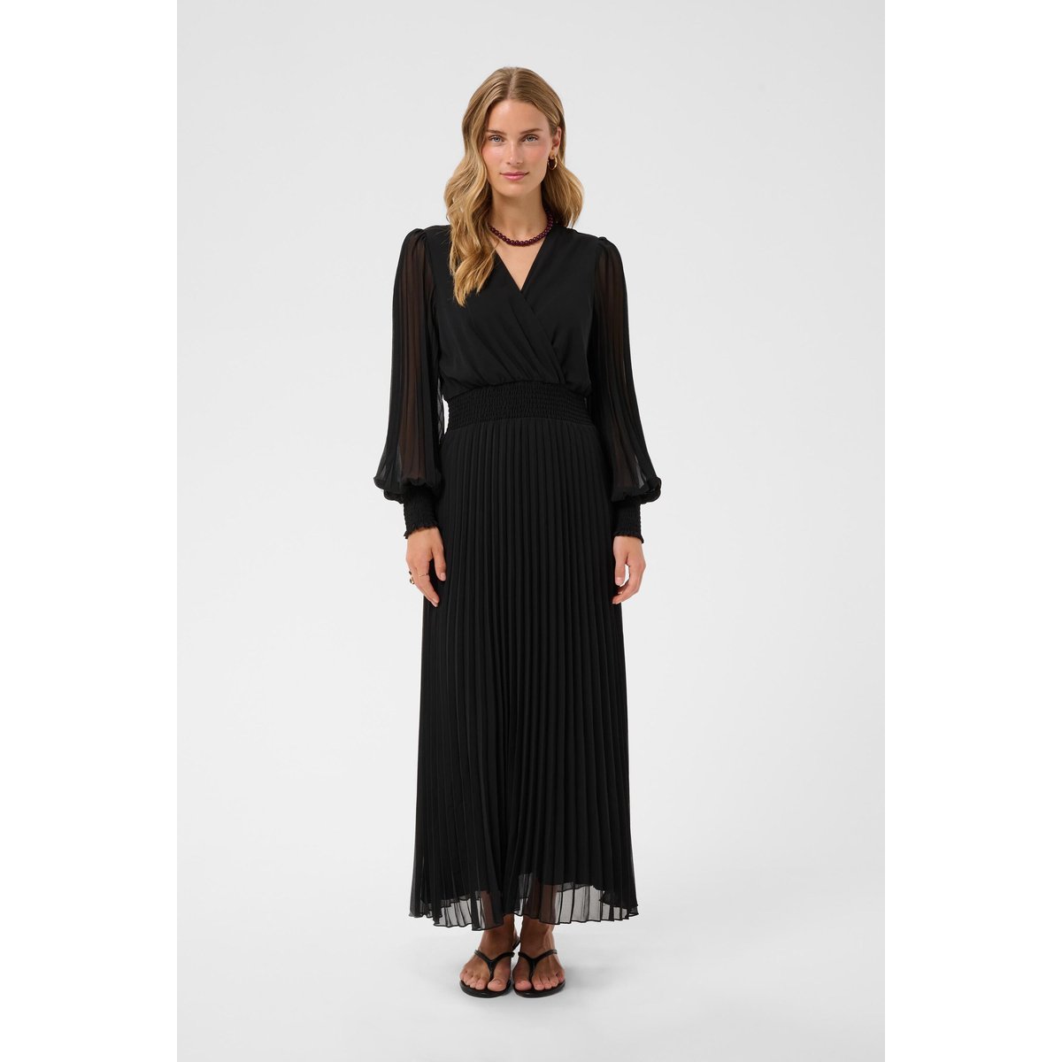 Robe noir pitch black, CREAM