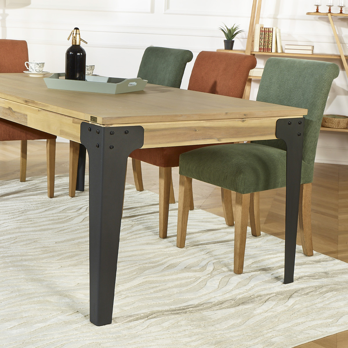 Table rectangulaire en acacia 1 rallonge 8/10 couverts BALTIMORE noire, ROBIN DES BOIS