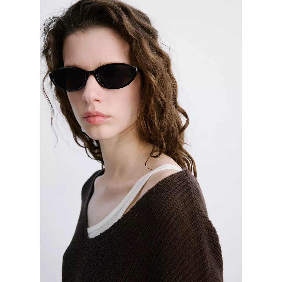 Pull-over maille ajourée col V chocolat, MANGO