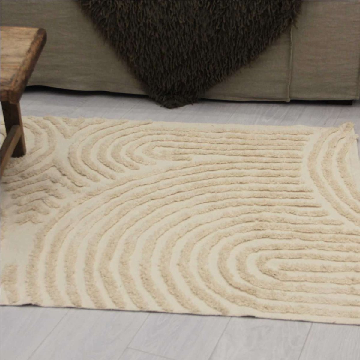 Tapis relief circle courbe ecru, SUD ETOFFE