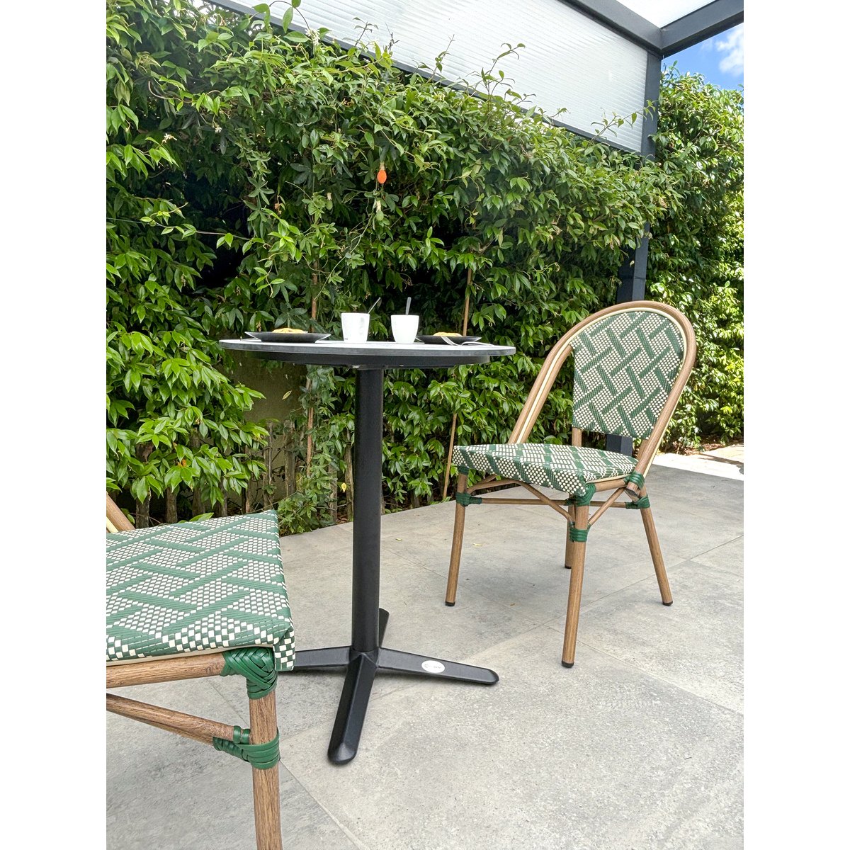 Ensemble repas de jardin 2 places en acier et plateau rond en HPL BISTRO vert, CITY GARDEN