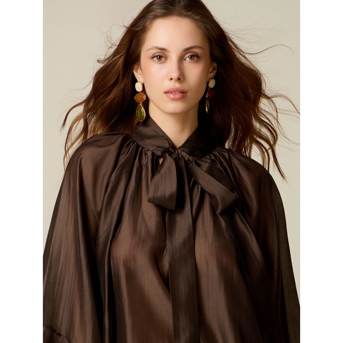 Blouse avec nœud marron, OLTRE