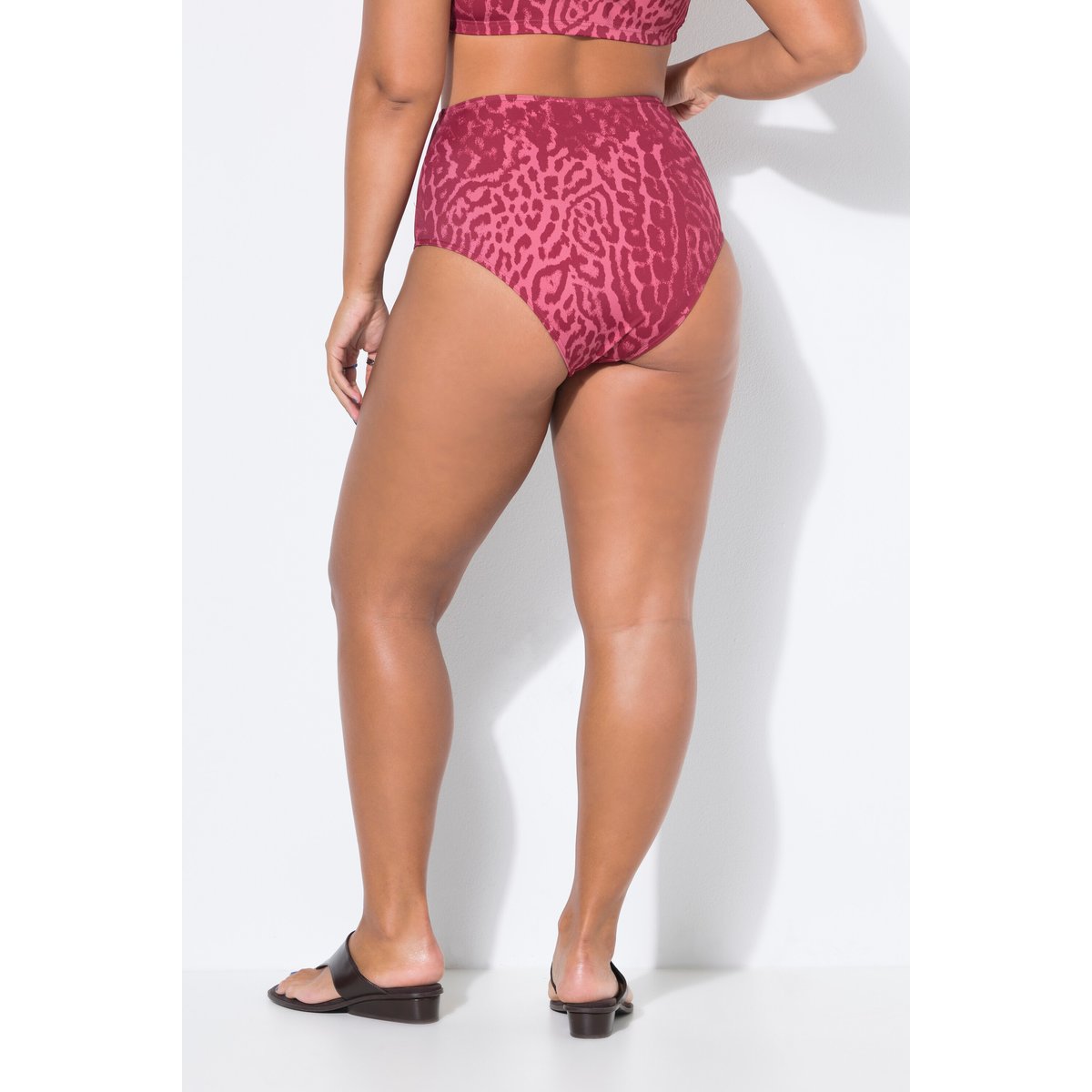 Bas de bikini taille haute, sculptant rouge vin, STUDIO UNTOLD
