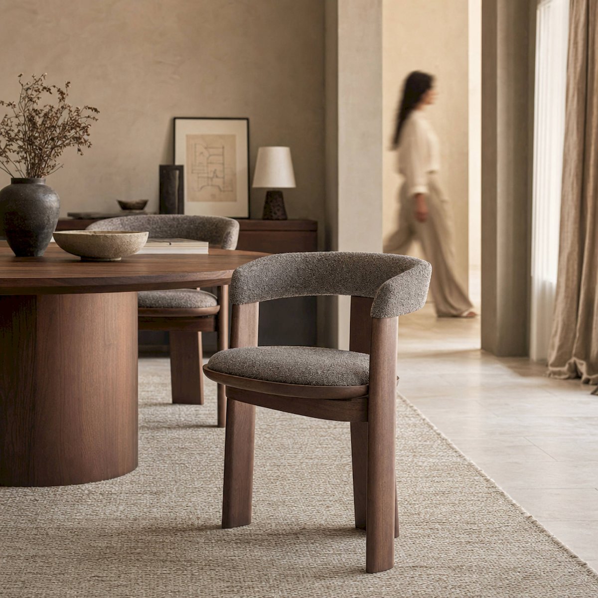 Chaise contemporaine tissu et bois taupe et noyer, RECOLLECTION