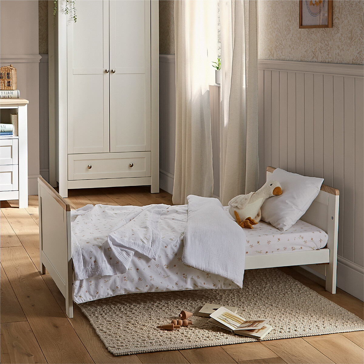 Burford 2-Piece Nursery Furniture Set white, CUDDLECO