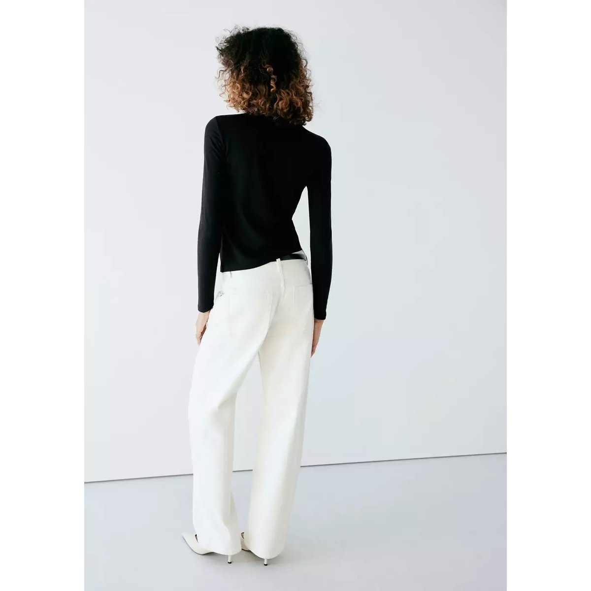 T-shirt ajusté col bateau noir, MANGO