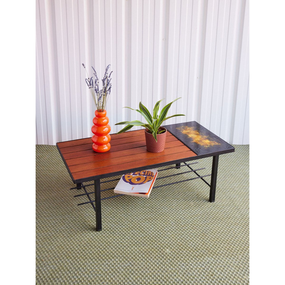 Table basse en pierre de lave Donna N°1103 - Bon état bois clair, DEBONGOUT