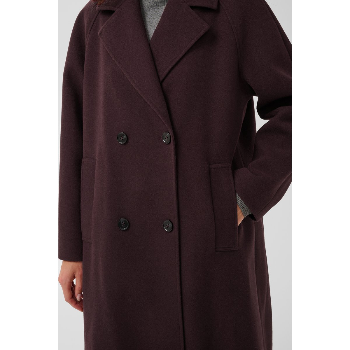 Manteau marron fudge, CULTURE