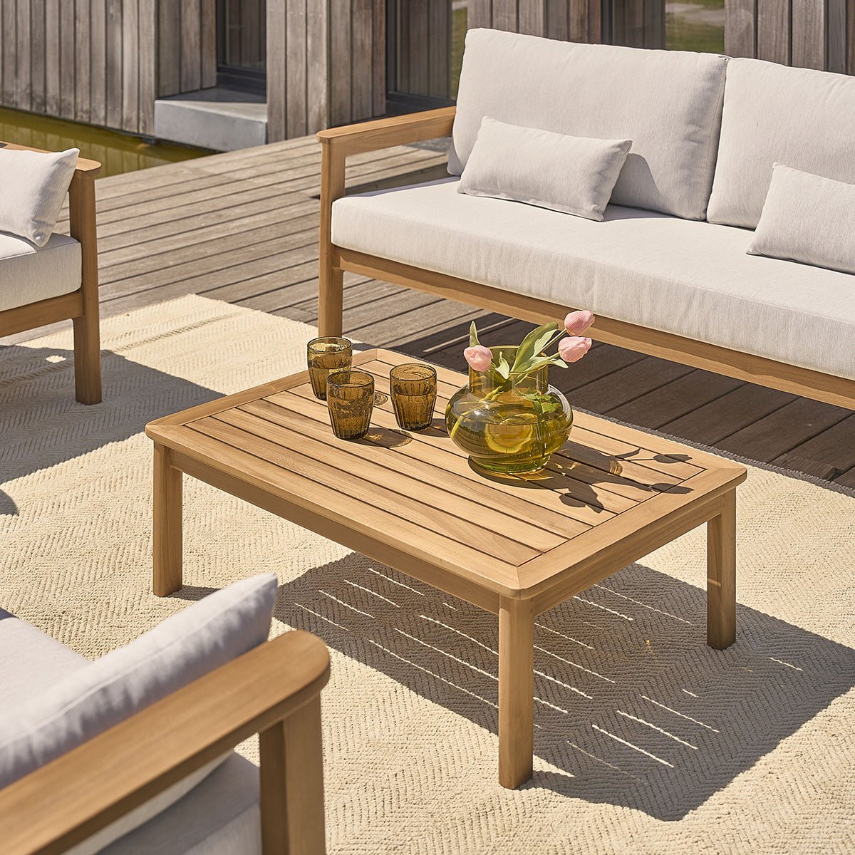 Salon de jardin bas en bois de teck avec coussins MAORA naturel, BERAH GETAH