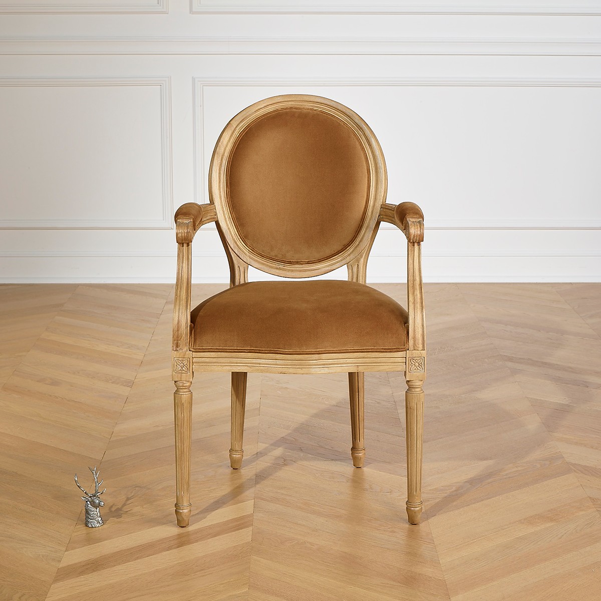 Fauteuil de table style classique en hévéa et tissu velours MEDAILLON camel, ROBIN DES BOIS