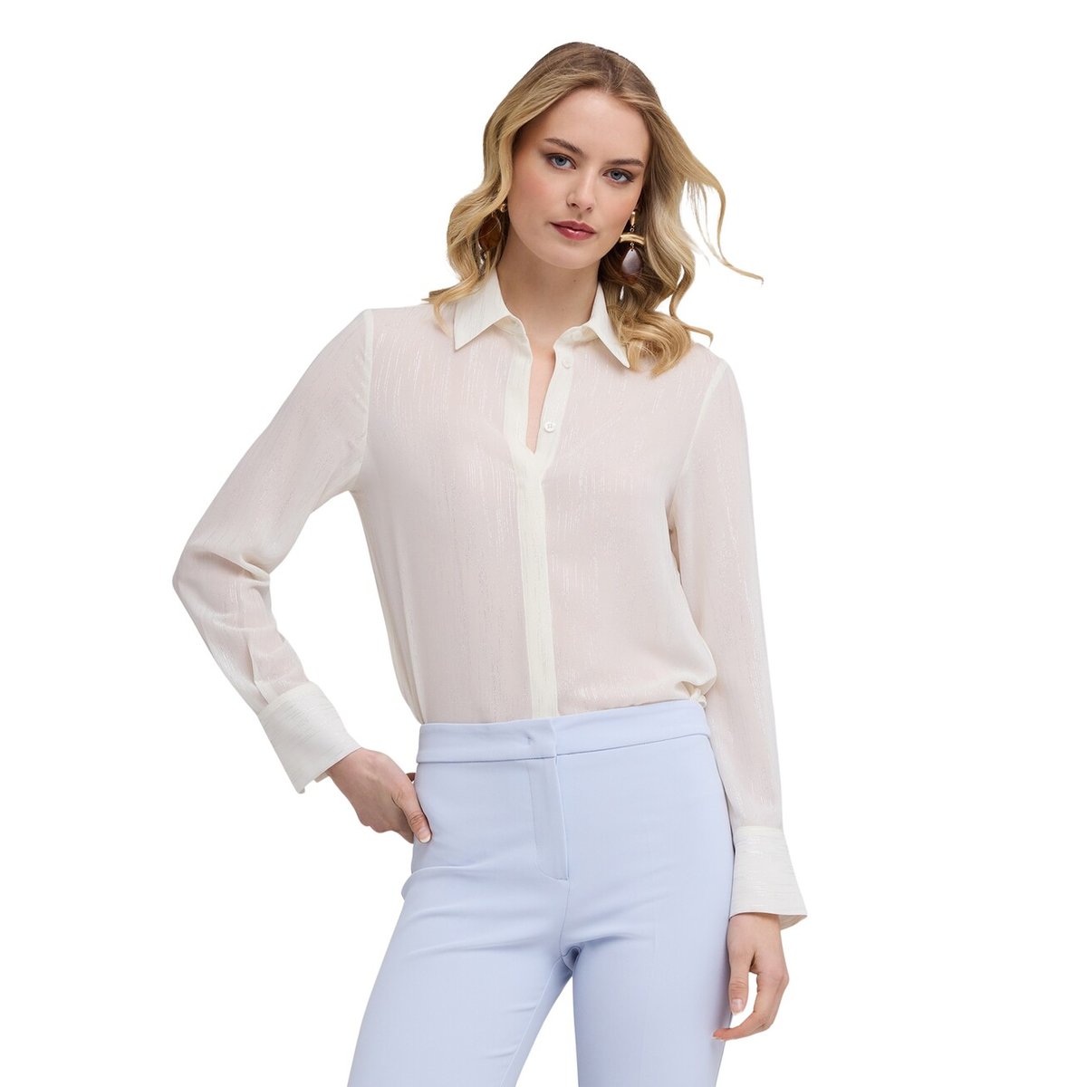 Chemise blanc, MOTIVI