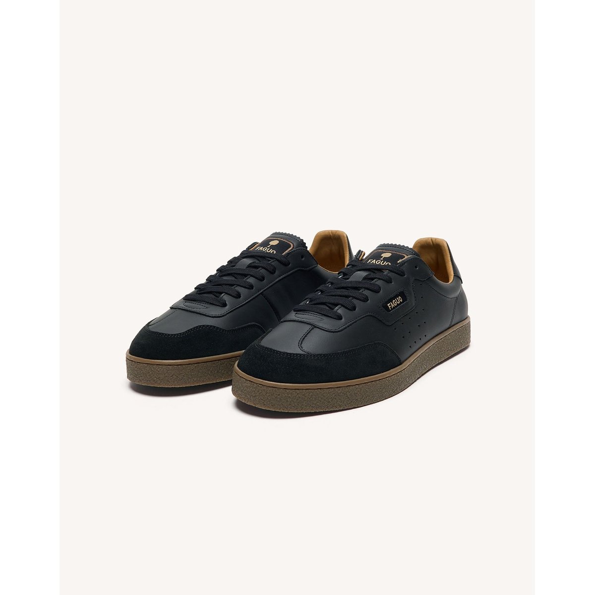 Baskets basses en cuir noir, FAGUO