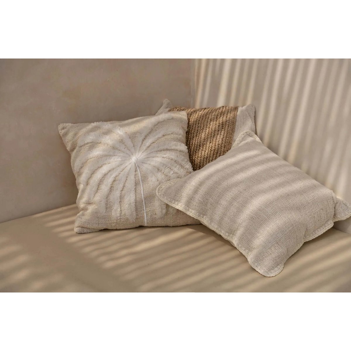 Housse de coussin en coton ISLA PALM blanc beige, BAZAR BIZAR