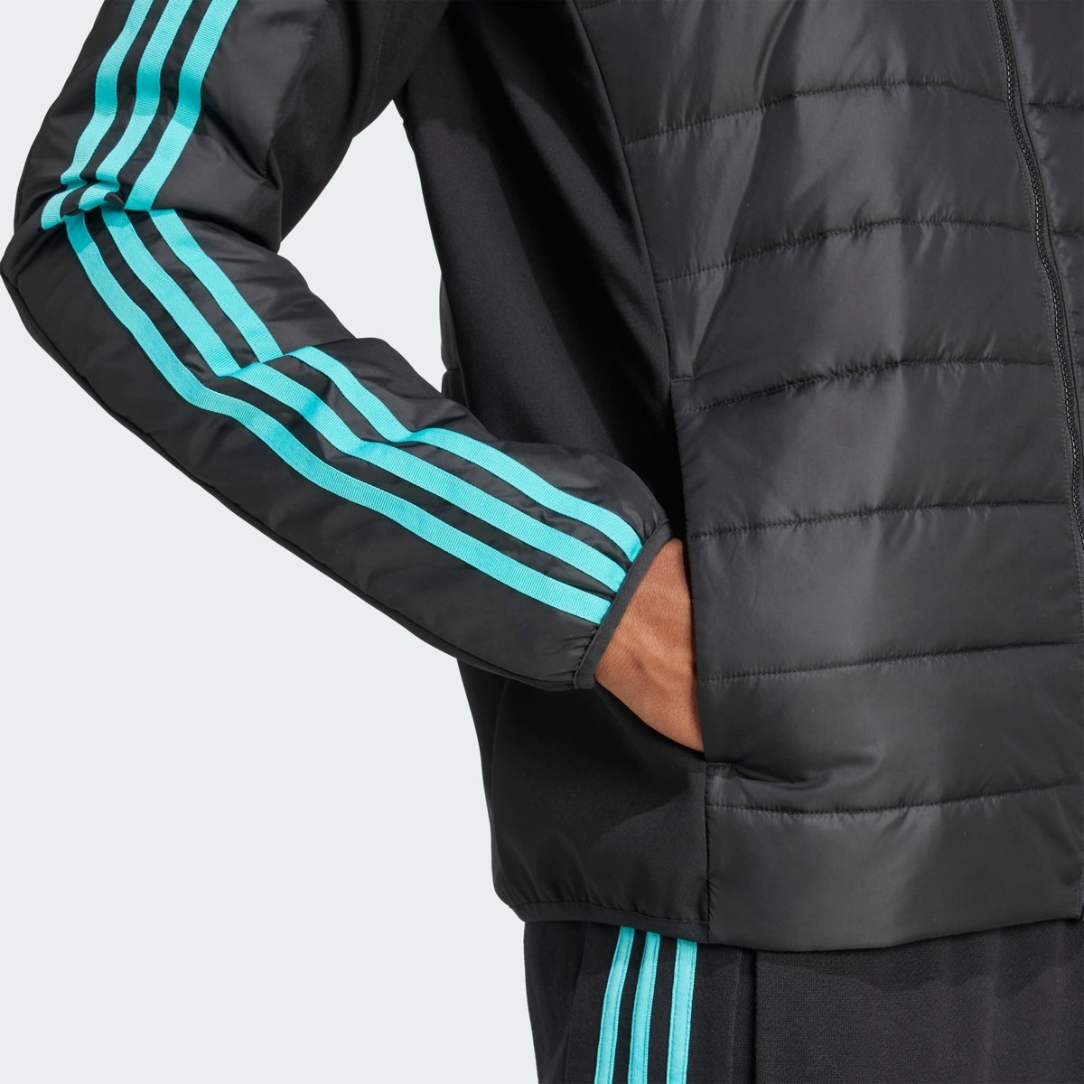 Veste Matelassée Mercedes - Amg Petronas Formula One Team Dna Veste Matelassée Mercedes - Amg Petronas Formula One Team Dna black / white, adidas Performance