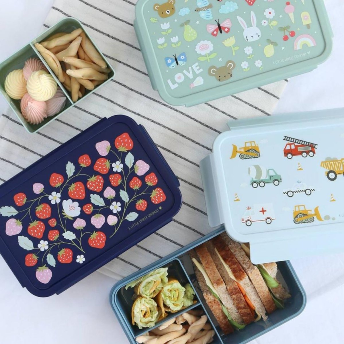 Lunch box Fraises noir, rouge, bleu, A LITTLE LOVELY COMPANY