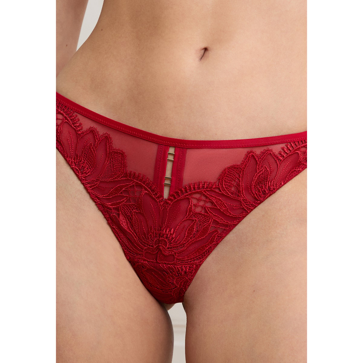 String en guipure WILD NIGHT rouge, ETAM