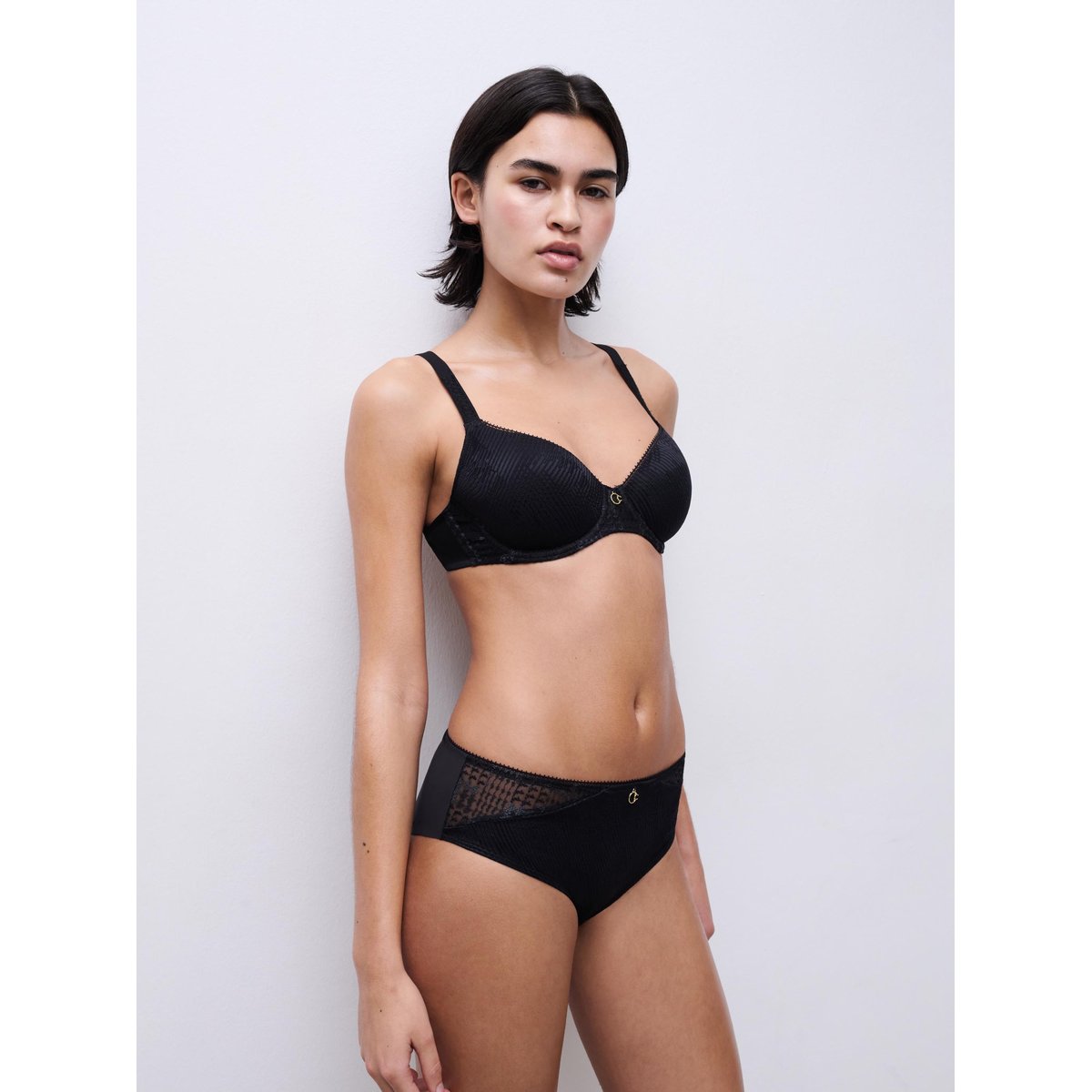 Soutien-gorge emboîtant mémoire de forme INTRIGUE noir, CHANTELLE