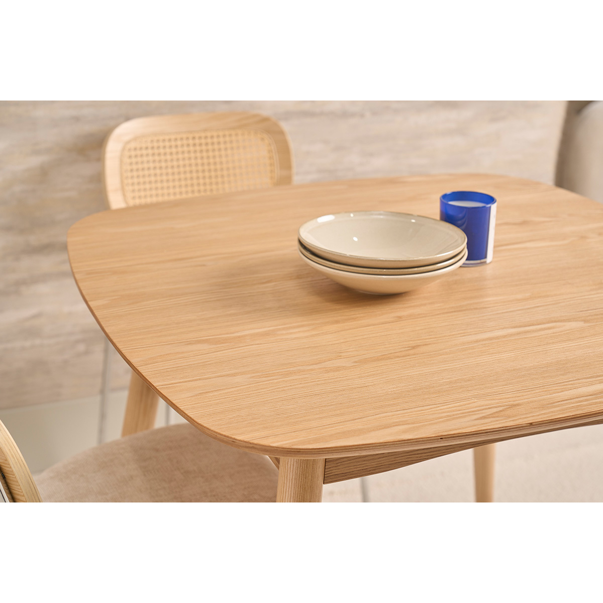 Table à manger scandinave carrée frêne naturel L90 cm BALTIK naturel, MILIBOO