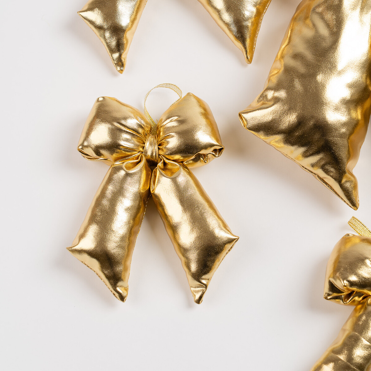 6pc 37cm Velvet Bow Topper & Bow Tree Decorations in Gold gold-coloured, SO'HOME
