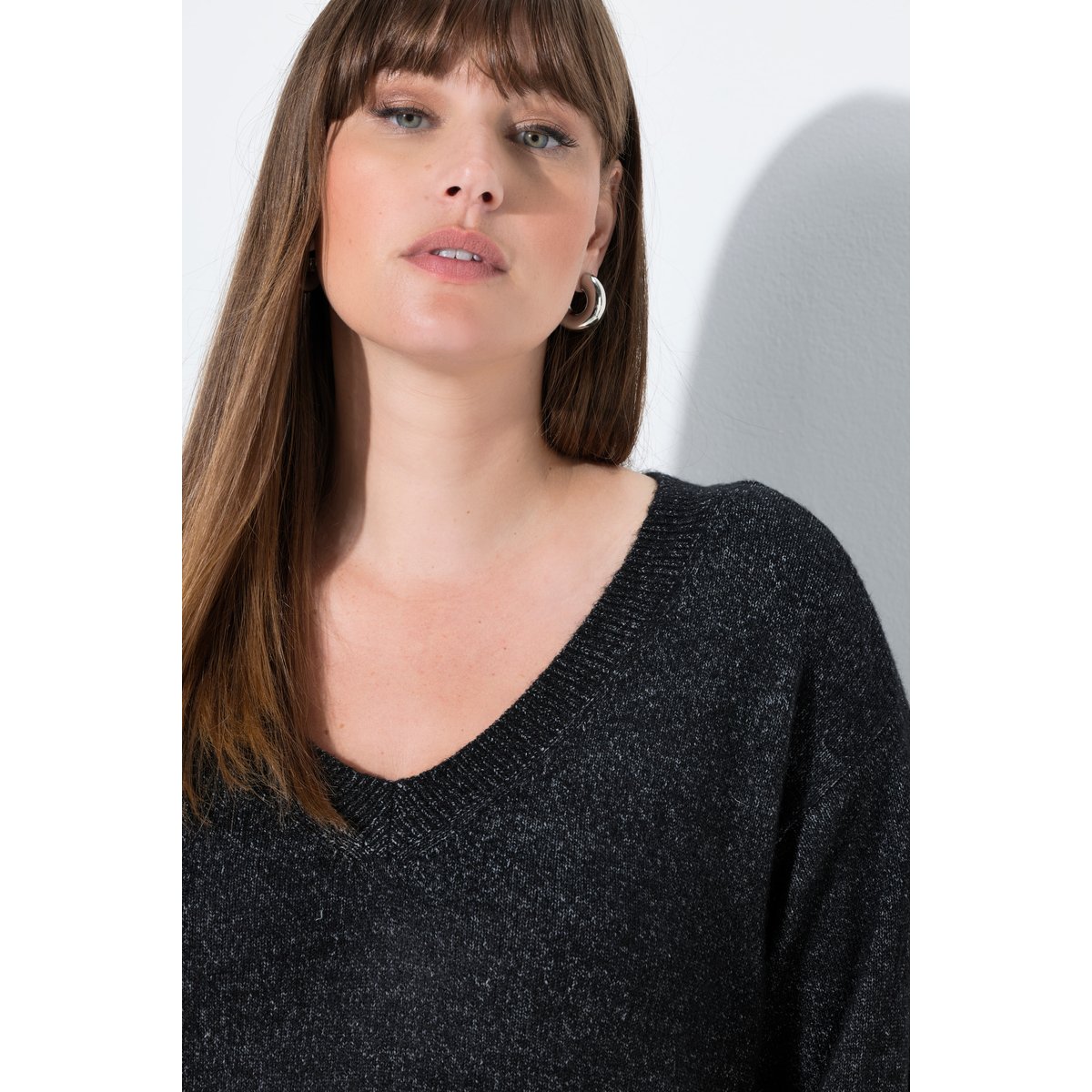 Pull col en V et manches longues, cœur brodé noir, ULLA POPKEN
