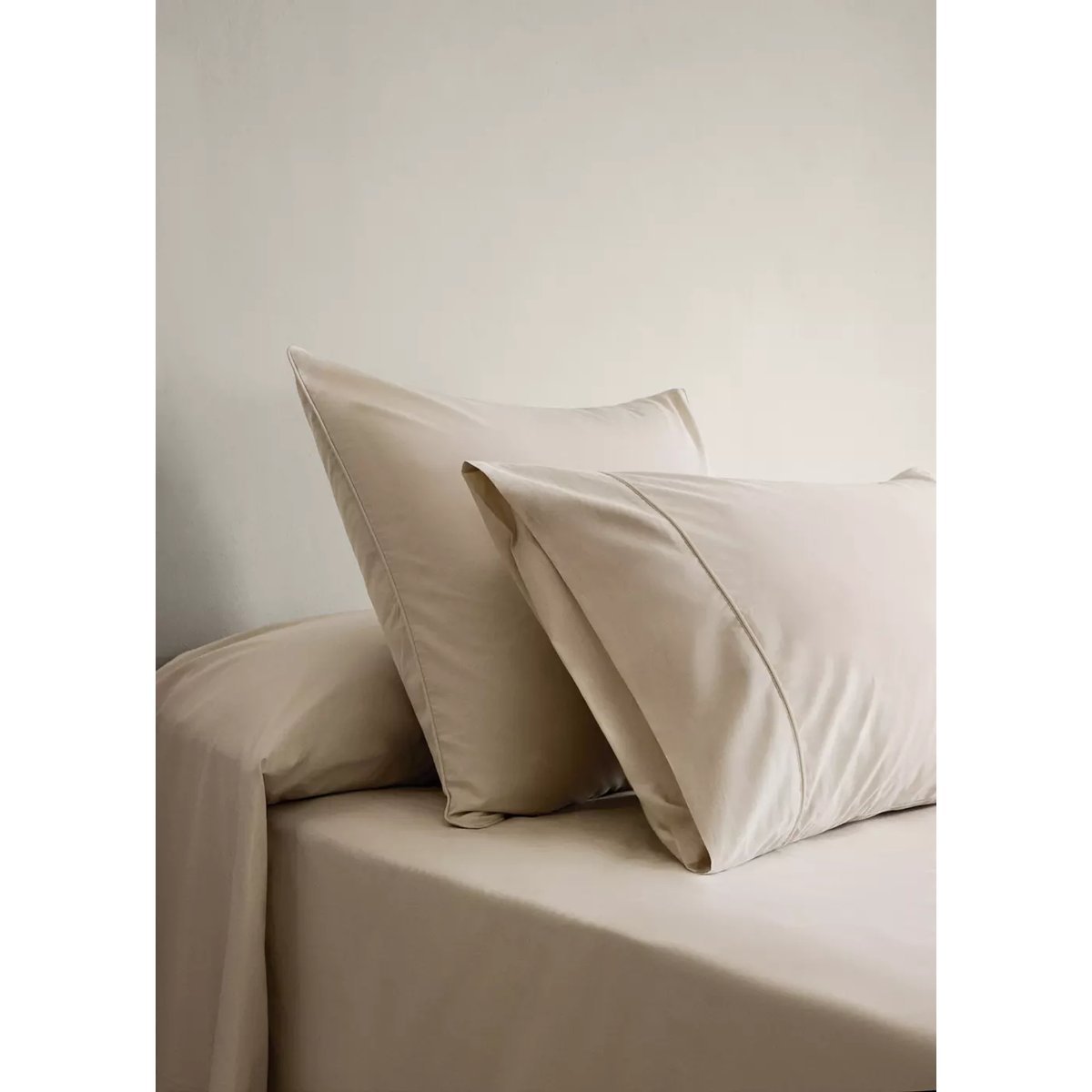 Deux taies d'oreiller percale de coton 500 fils finition passepoilée 60x60 cm sable, MANGO HOME
