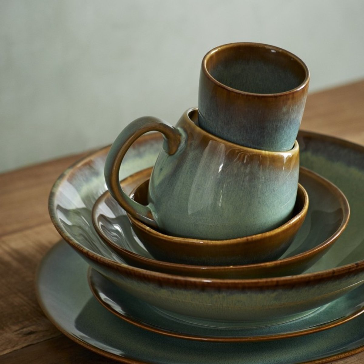 Tasse à café artisanale grès vert, MADAM STOLTZ